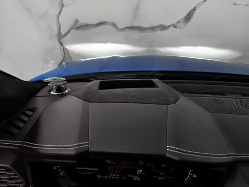 Used 2021 Lamborghini Urus image 32