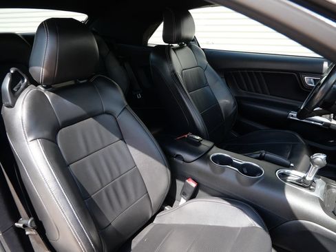 Used 2022 Ford Mustang Premium RWD image 11