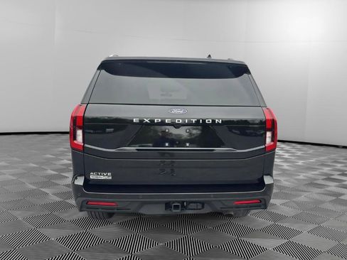 Used 2025 Ford Expedition Active AWD/4WD image 8