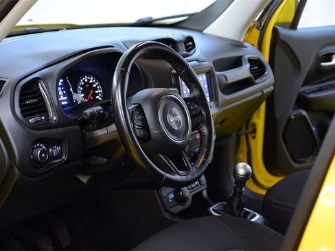 Used 2018 Jeep Renegade Altitude image 25