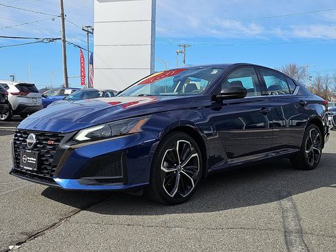 Certified 2023 Nissan Altima 2.5 SR w/ SR Premium Package image 3