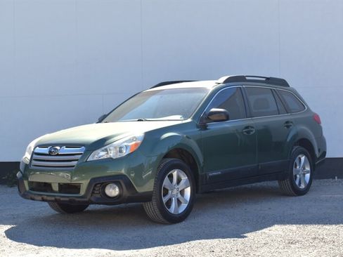 Used 2014 Subaru Outback 2.5i w/ Alloy Wheel Package AWD/4WD image 8