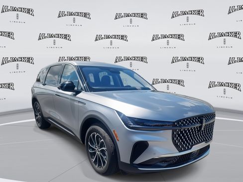 New 2025 Lincoln Nautilus Premier w/ Equipment Group 102A image 7