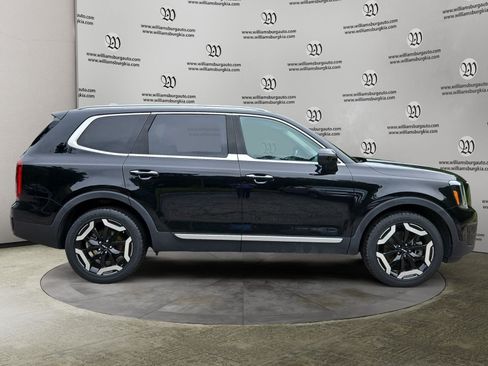 Used 2023 Kia Telluride S FWD image 6
