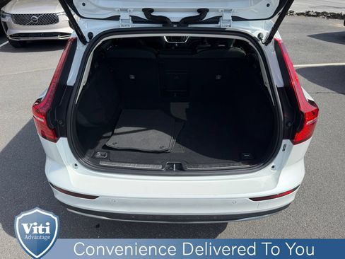 Used 2025 Volvo V60 B5 Cross Country Plus AWD/4WD image 27