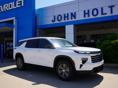 New 2026 Chevrolet Traverse LT w/ Driver Confidence Package image 2