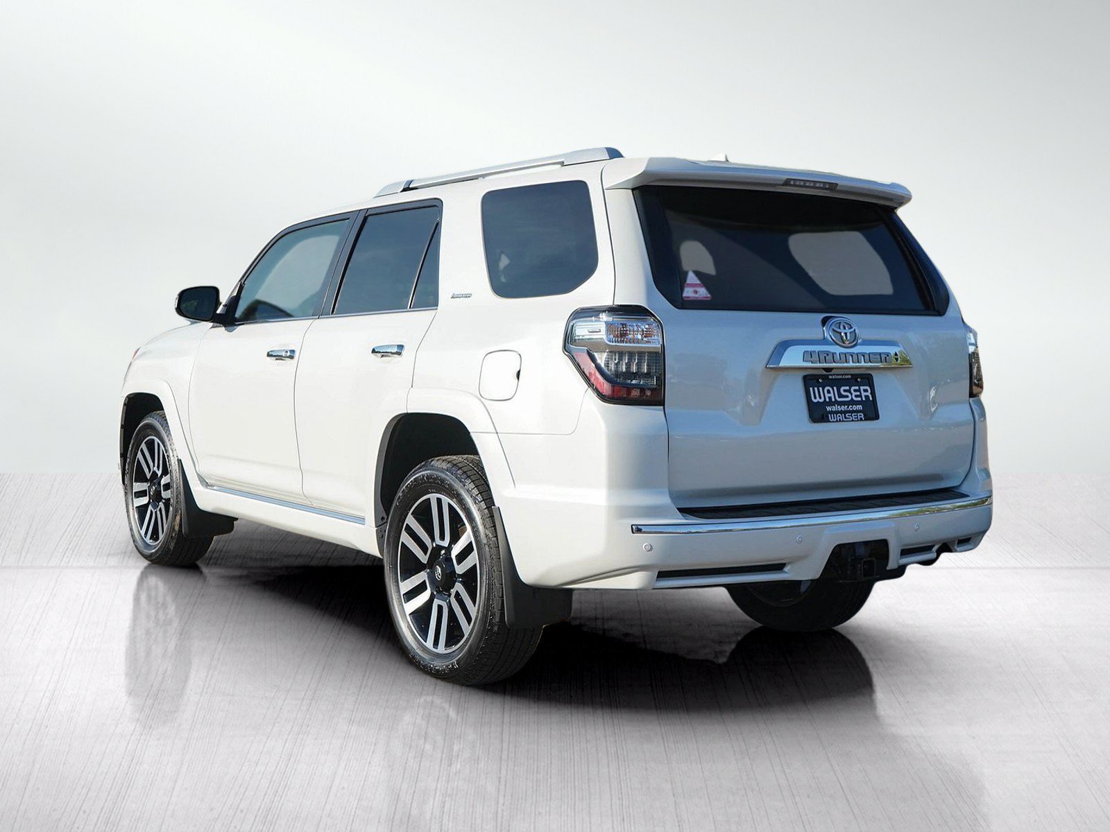 Used 2024 Toyota 4Runner Limited AWD/4WD image 3