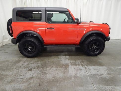 Used 2023 Ford Bronco Wildtrak image 2