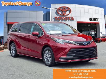 Certified 2025 Toyota Sienna LE