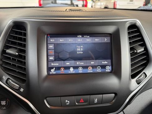 Used 2021 Jeep Cherokee Latitude Plus AWD/4WD image 26