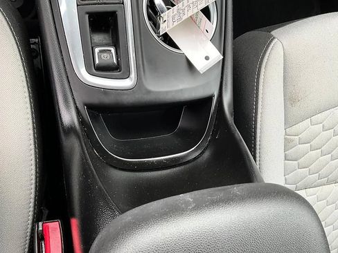 Used 2020 Chevrolet Equinox LS AWD/4WD image 31