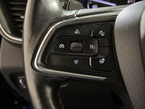 Used 2023 Buick Envision Essence image 29