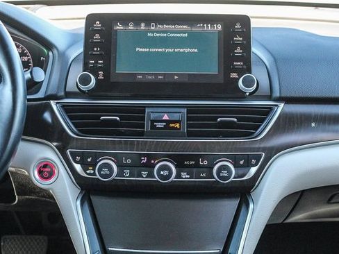 Used 2019 Honda Accord Touring image 16