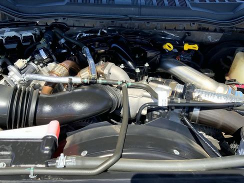 Used 2018 Ford F250 XLT w/ XLT Premium Package image 31