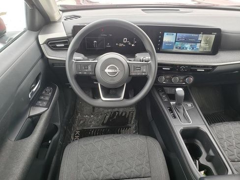 Certified 2025 Nissan Kicks SV image 21