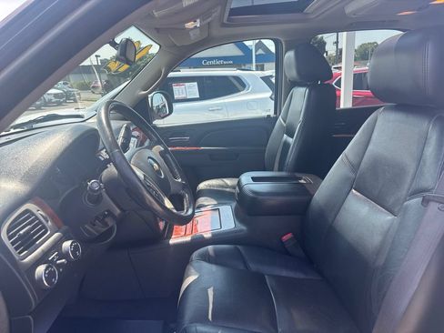 Used 2012 Chevrolet Tahoe LTZ AWD/4WD image 14