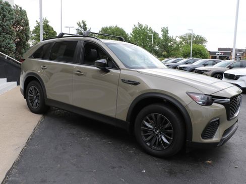 Certified 2025 MAZDA CX-70 3.3 Turbo w/ Preferred Package AWD/4WD image 6