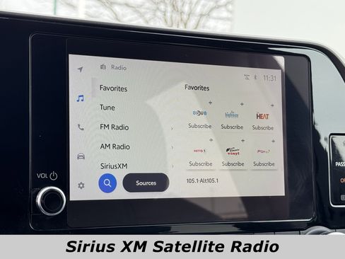 Used 2023 Toyota Highlander L image 7