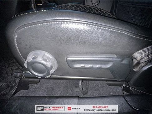 Used 2023 Jeep Gladiator Overland image 16