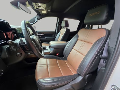 Used 2024 Chevrolet Silverado 1500 High Country AWD/4WD image 19