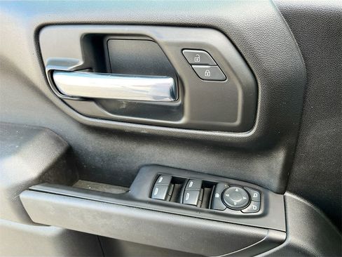 Used 2022 Chevrolet Silverado 1500 Custom image 17