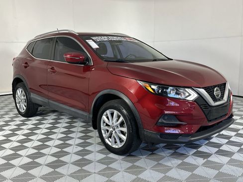 Used 2020 Nissan Rogue Sport SV FWD image 2