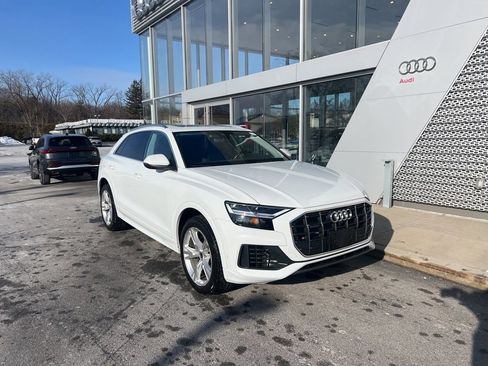 Used 2022 Audi Q8 Premium image 5