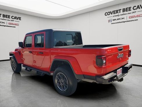 Used 2020 Jeep Gladiator Overland image 6