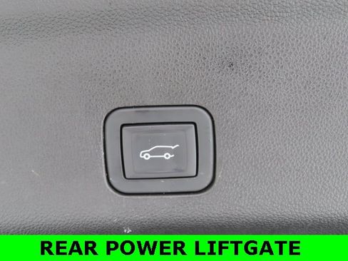 Used 2024 Chevrolet Tahoe Z71 w/ Z71 Off-Road Package image 32