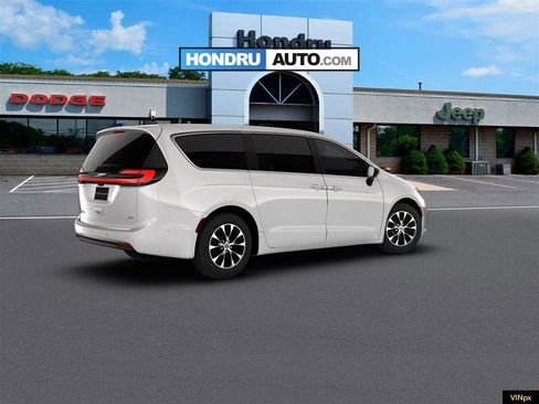 New 2026 Chrysler Pacifica Select image 8