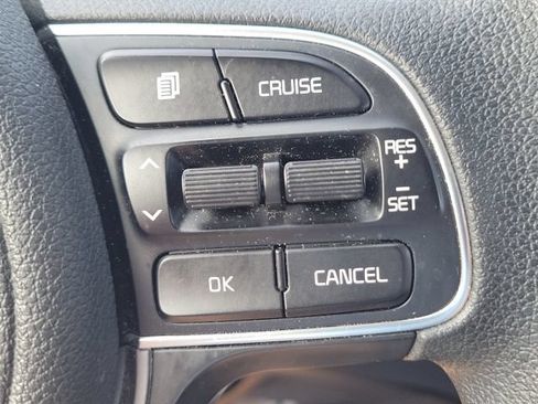 Used 2018 Kia Niro LX FWD image 37