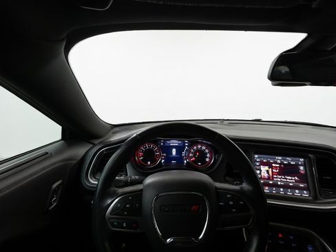 Used 2022 Dodge Challenger SXT w/ Plus Package RWD image 7