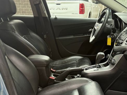 Used 2011 Chevrolet Cruze LT image 12