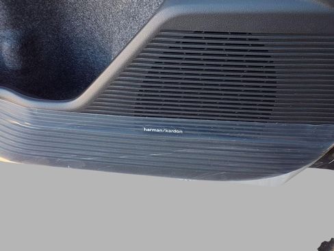 New 2026 Subaru Outback Limited image 13