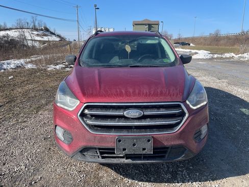 Used 2018 Ford Escape SE w/ SE Sport Appearance Package image 2
