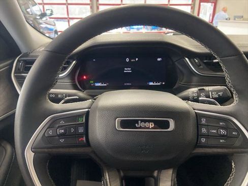 Certified 2023 Jeep Grand Cherokee L Limited w/ Luxury Tech Group II image 24