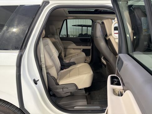 Used 2023 Lincoln Navigator L Reserve image 14