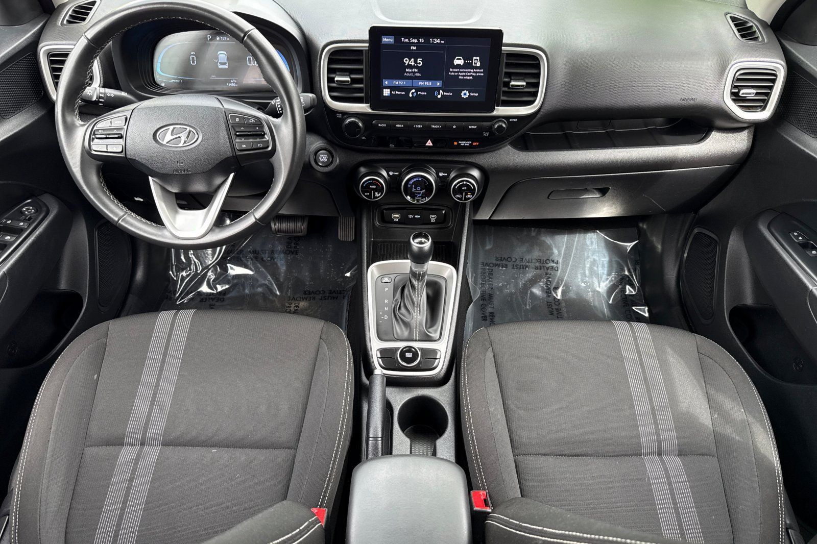 Used 2025 Hyundai Venue SEL FWD image 13