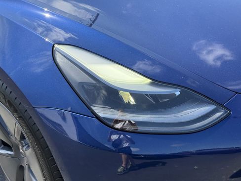 Used 2021 Tesla Model 3 Standard Range RWD image 9