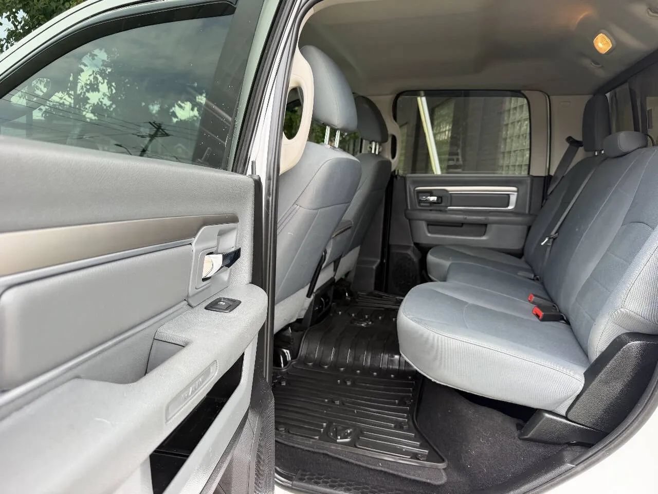 Used 2018 RAM 2500 SLT AWD/4WD image 25