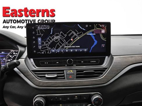 Used 2024 Nissan Altima 2.5 SV w/ SV Premium Package AWD/4WD image 12