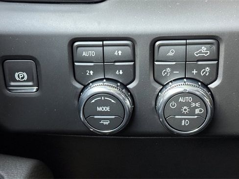 New 2026 GMC Sierra 3500 Denali w/ Denali Reserve Package image 31