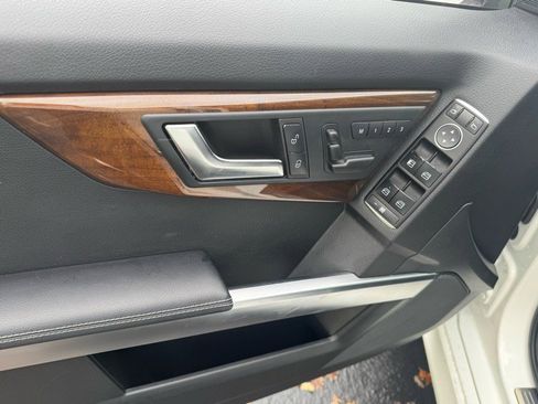 Used 2015 Mercedes-Benz GLK 350 4MATIC image 16