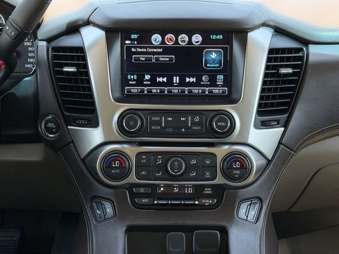 Used 2019 Chevrolet Tahoe LT w/ Luxury Package RWD image 16