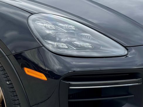 Used 2022 Porsche Cayenne Turbo GT image 79