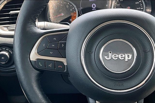 Used 2017 Jeep Renegade Latitude w/ Cold Weather Group AWD/4WD image 10