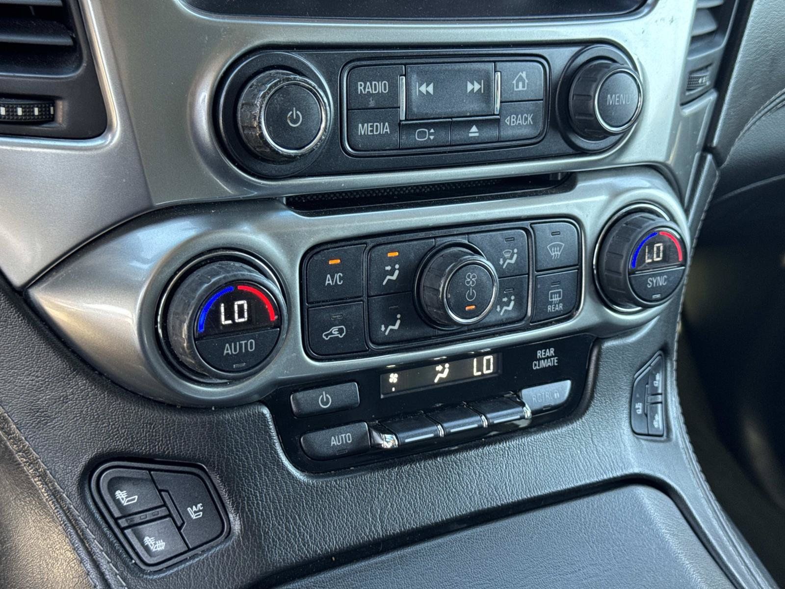 Used 2016 Chevrolet Suburban LTZ RWD image 15
