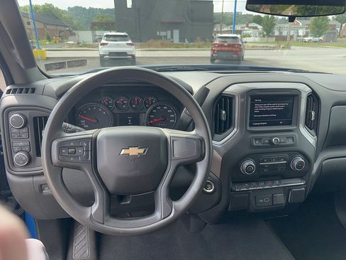 Used 2022 Chevrolet Silverado 1500 Custom AWD/4WD image 13