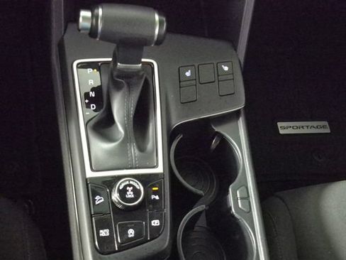 Used 2024 Kia Sportage LX AWD/4WD image 19