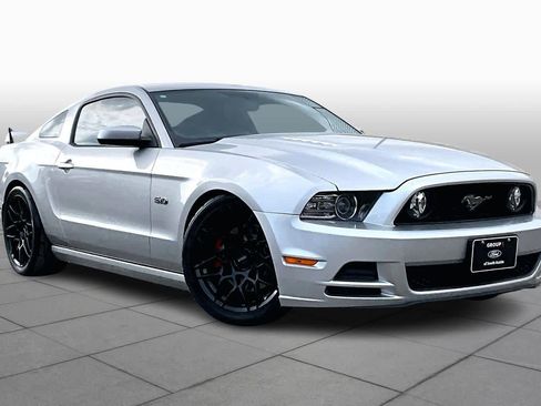 Used 2013 Ford Mustang GT image 3